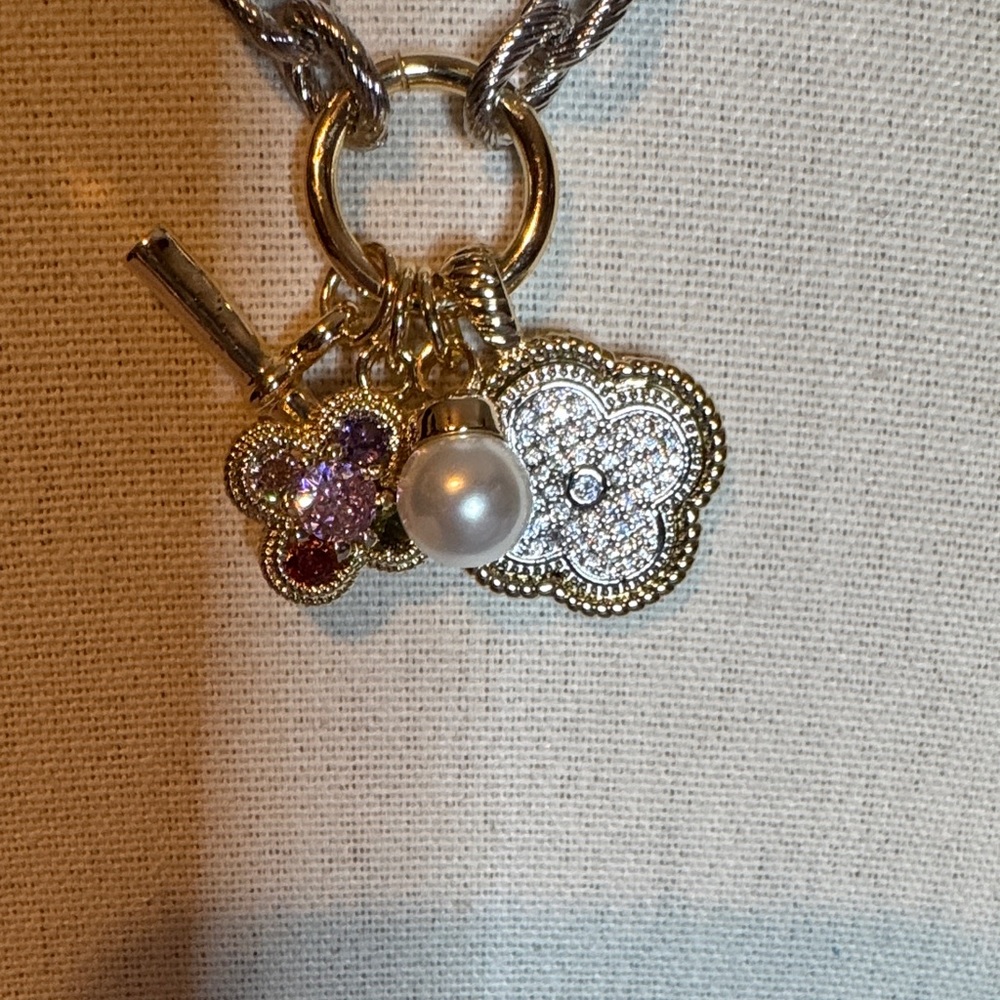 Two Tone Chunky Chain Necklace with Crystal & Pearl Charms BNIB - Picture 2 of 3